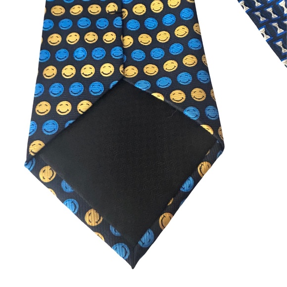 Vicky Davis Novelty Neck Tie Happy Hour Emoticons Graphic All Silk Korea - Picture 7 of 12